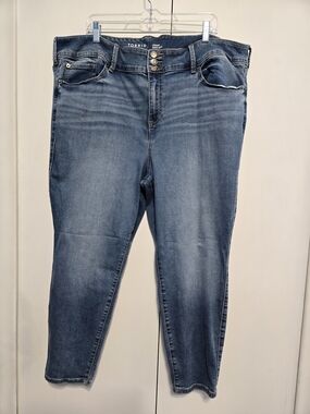 Torrid Super Soft Jegging 26S Triple Button Skinny Jeans‎ Plus Size